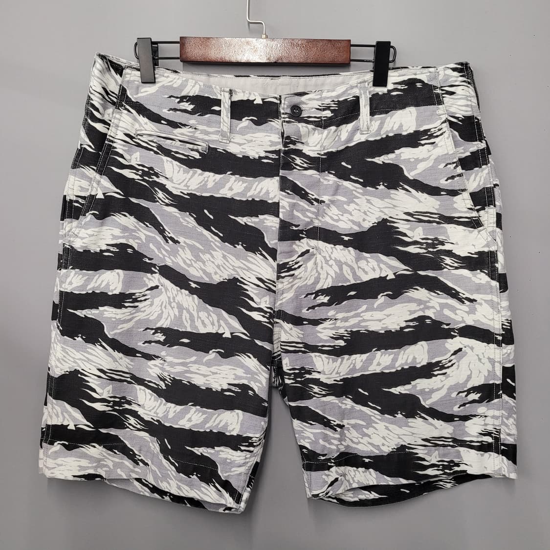 빈티지 타이거 카모 워크 쇼츠 팬츠 블랙/화이트 상품이미지1