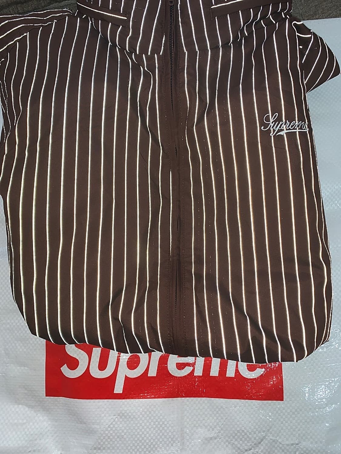 슈프림 리플렉티브 핀스트라이프 자켓 상품이미지6