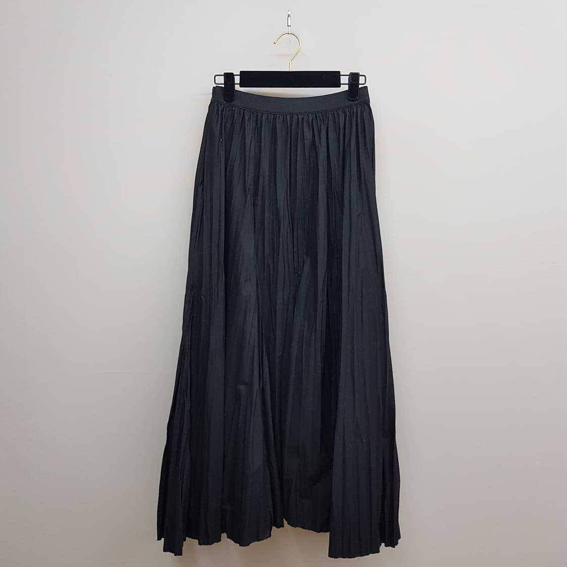 한섬 타임 2022 플리츠 밴딩 롱 스커트 64-94사이즈 상품이미지4