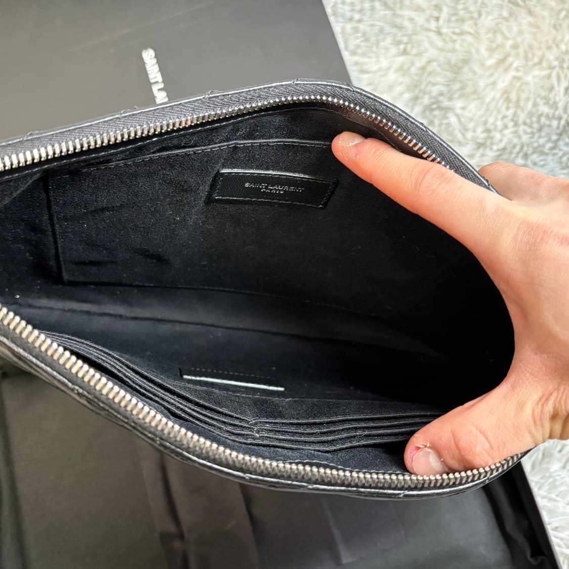 입생로랑 마틀라세 클러치 M사이즈 은장 상품이미지7