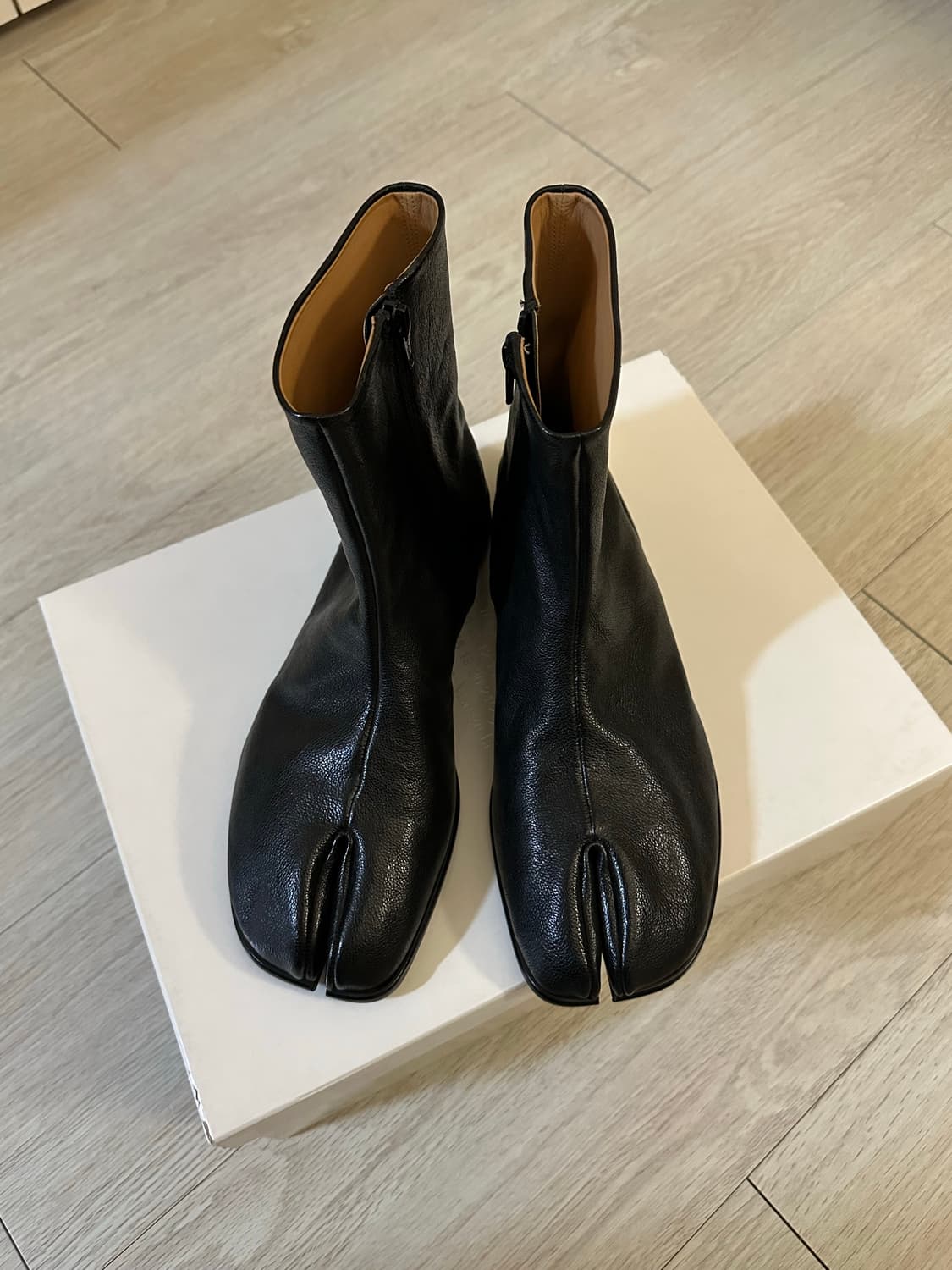 [41] 메종마르지엘라 타비 플랫 앵클 부츠 상품이미지1