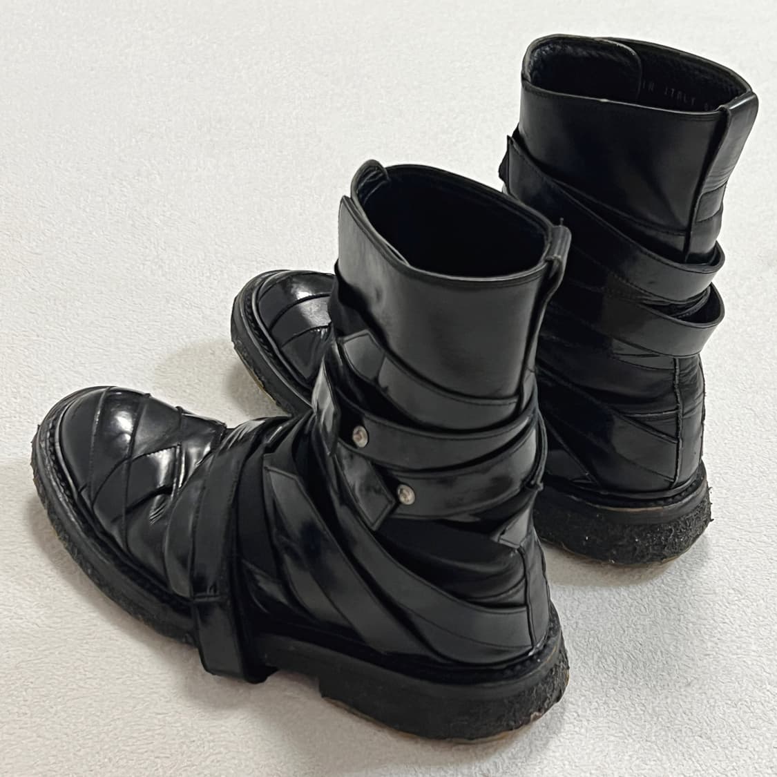 디올옴므 08AW "Lumiere Du Nord" 페이던트 스트랩 부츠 상품이미지3