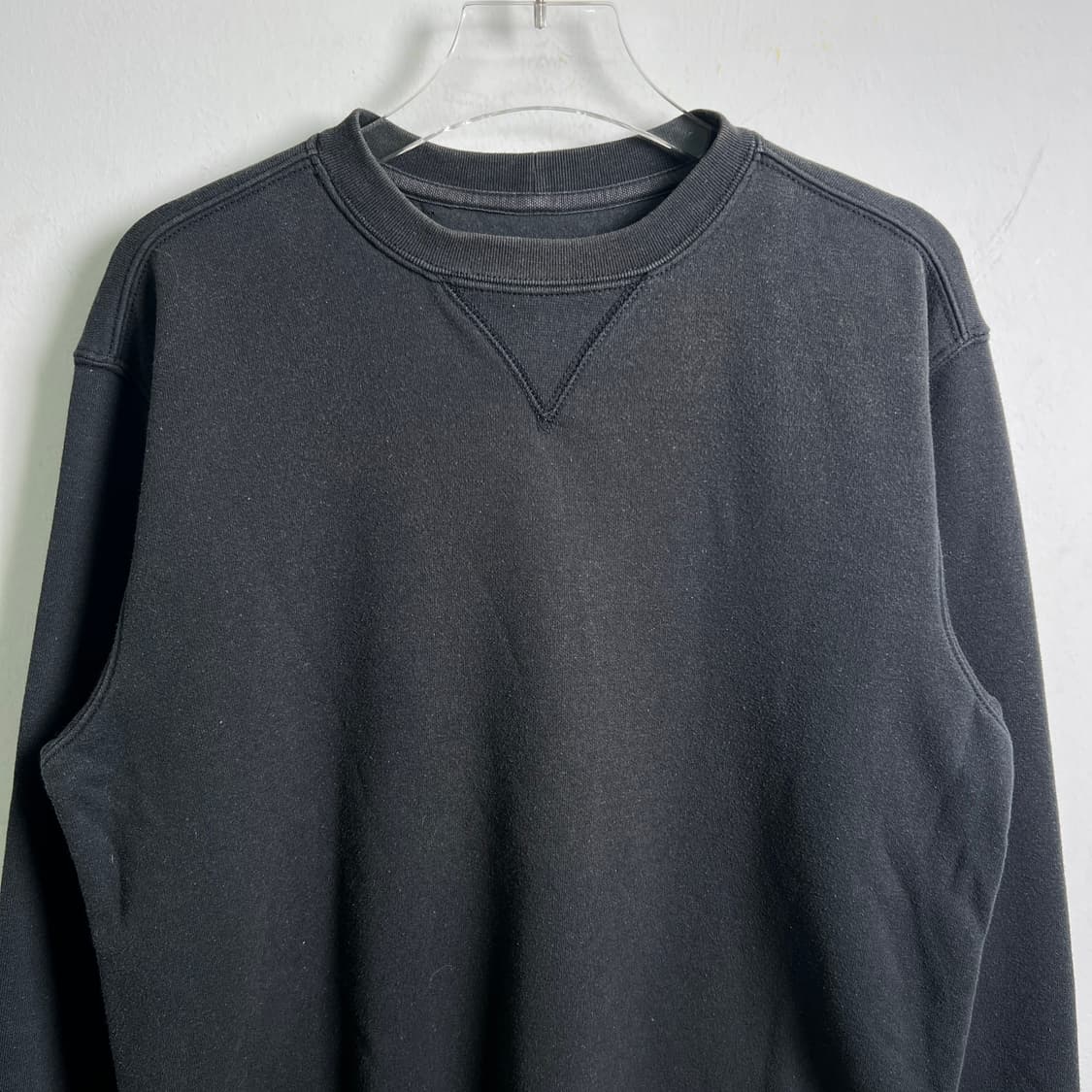 칼하트 블랙 K124 미드웨이트 크루넥 맨투맨 S 상품이미지4