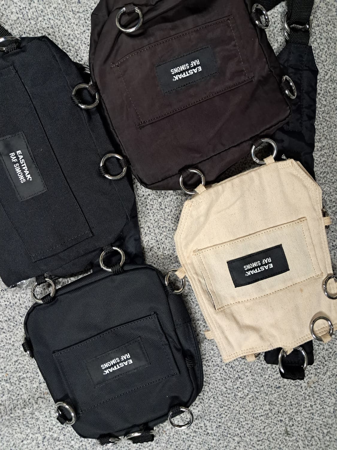 이스트백 x 라프시몬스 상품이미지3