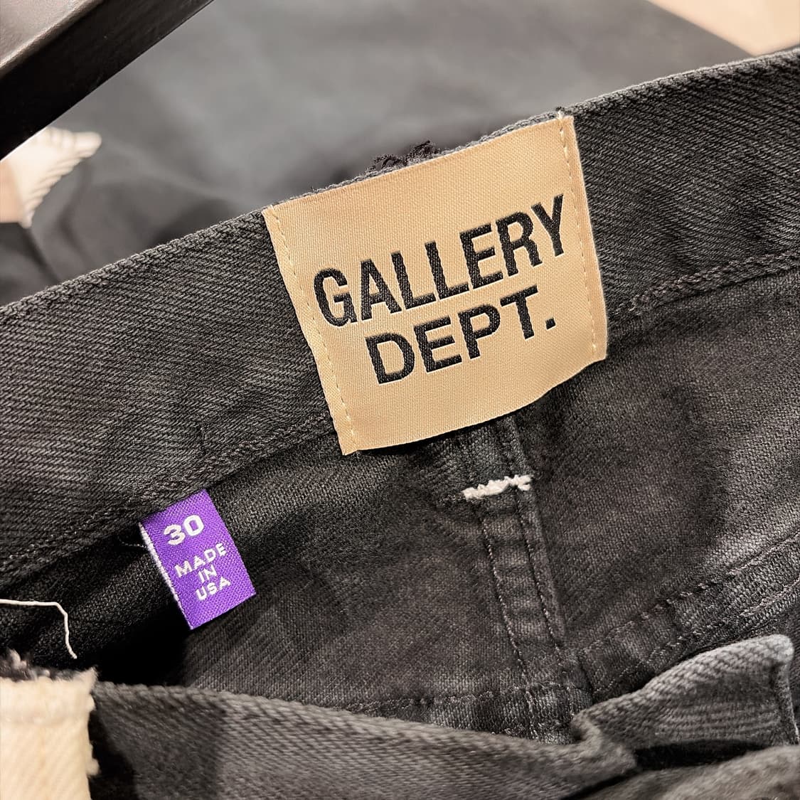 (정품/새상품) 갤러리 디파트먼트 남성 블랙 디스트레스드 데님 팬츠 상품이미지6