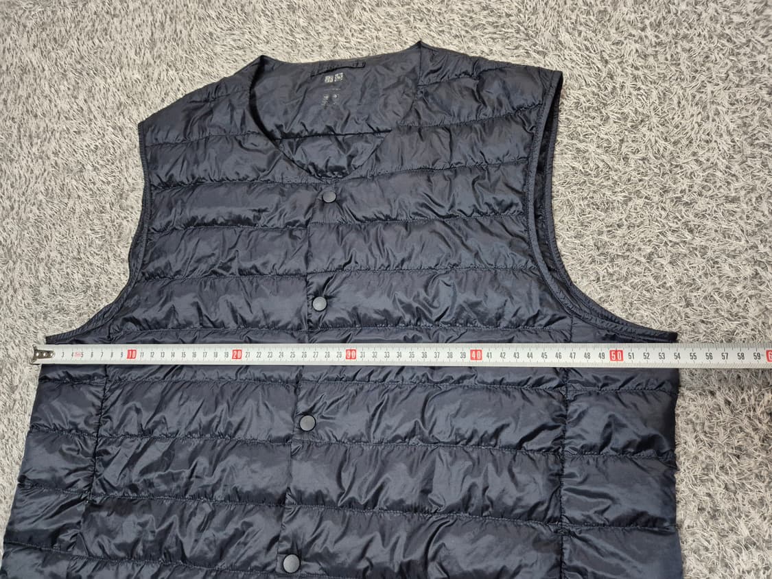 유니클로 남성 경량 다운 패딩조끼 네이비 L 상품이미지9