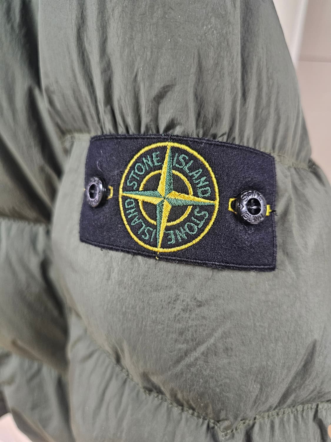 스톤아일랜드 24FW 크링클랩스 논후드 카키 상품이미지2