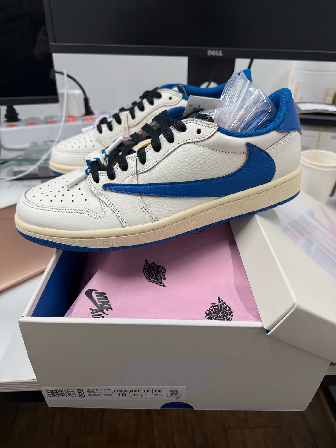 조던 1 x 트래비스 스캇 x 프라그먼트 레트로 로우 OG SP 세일 밀 상품이미지1