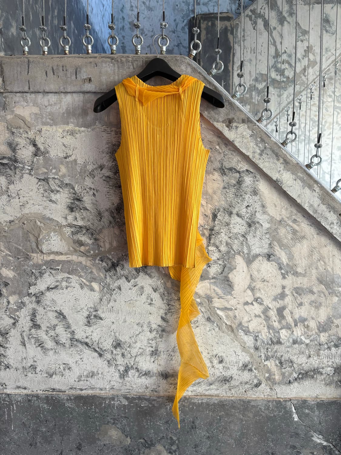 PLEATS PLEASE ISSEY MIYAKE Jaune Top 상품이미지7