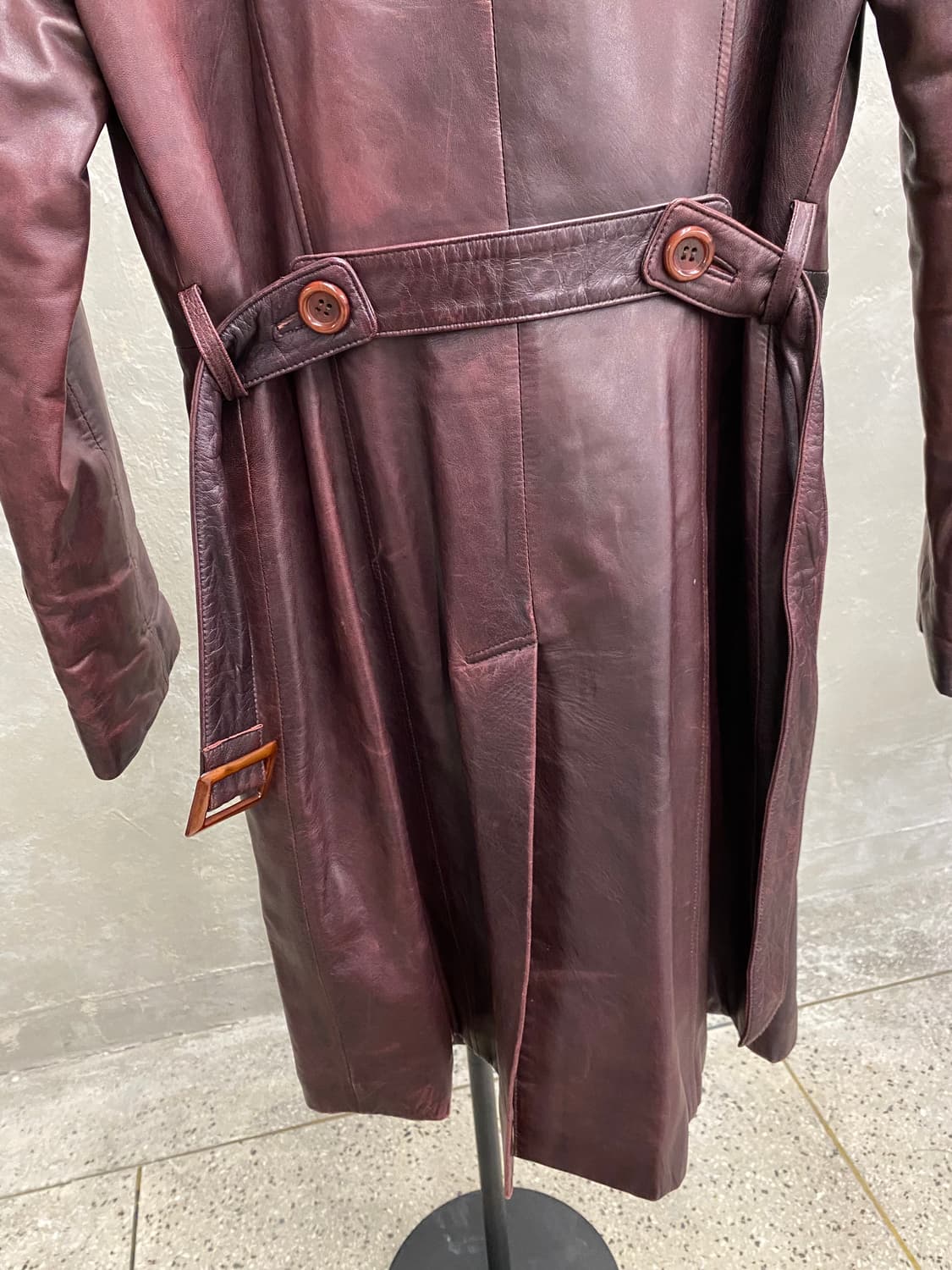 [90] SI, 버건디 양가죽 벨티드 레더 코트 상품이미지7