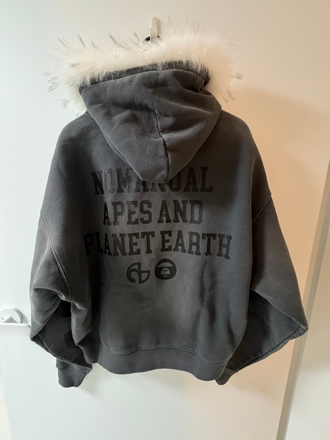 노메뉴얼 x 에이프 후디 차콜 M 새상품 상품이미지6