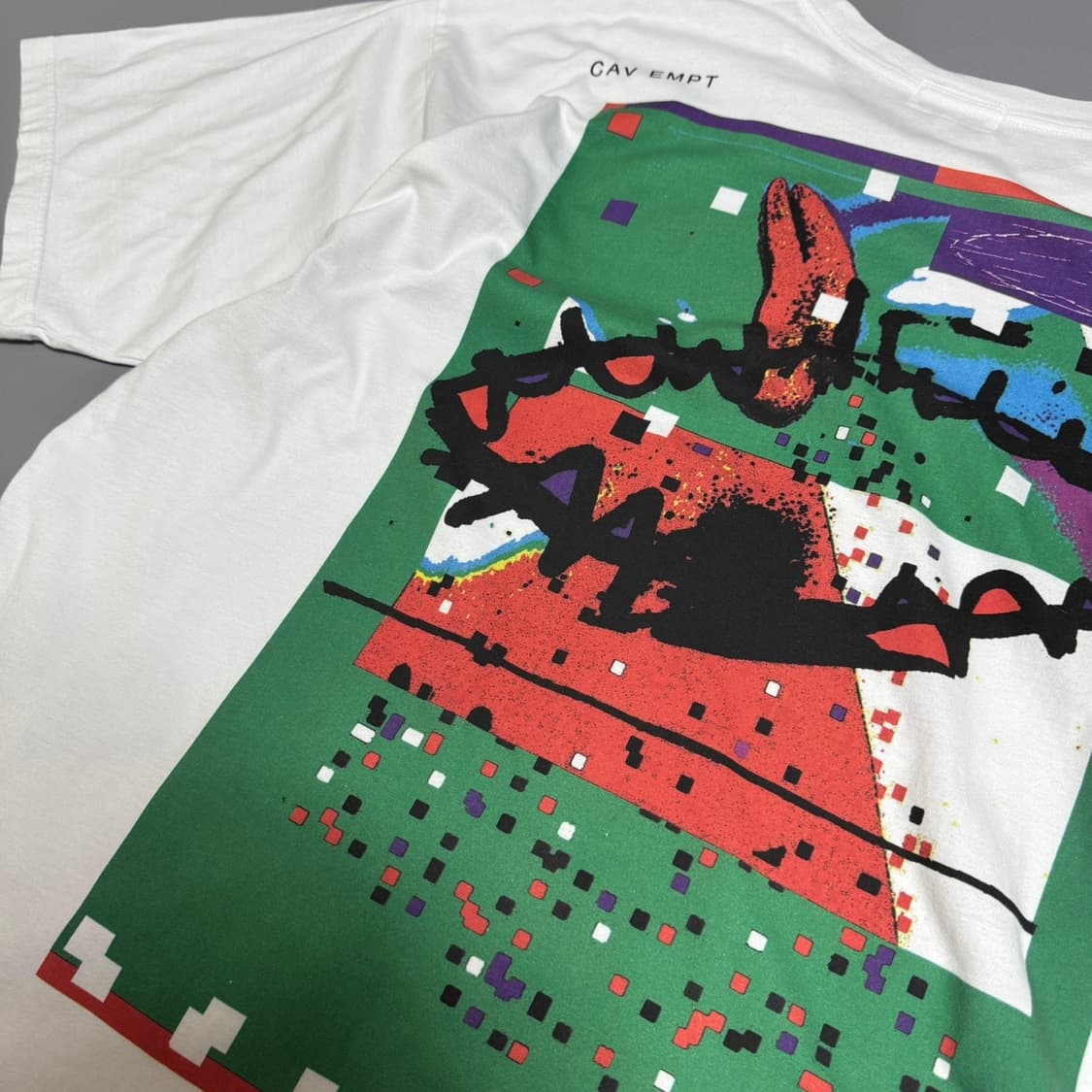 카브엠트(CAV EMPT) 23ss 화이트 스트리트 프린트 크루넥 반팔 상품이미지6