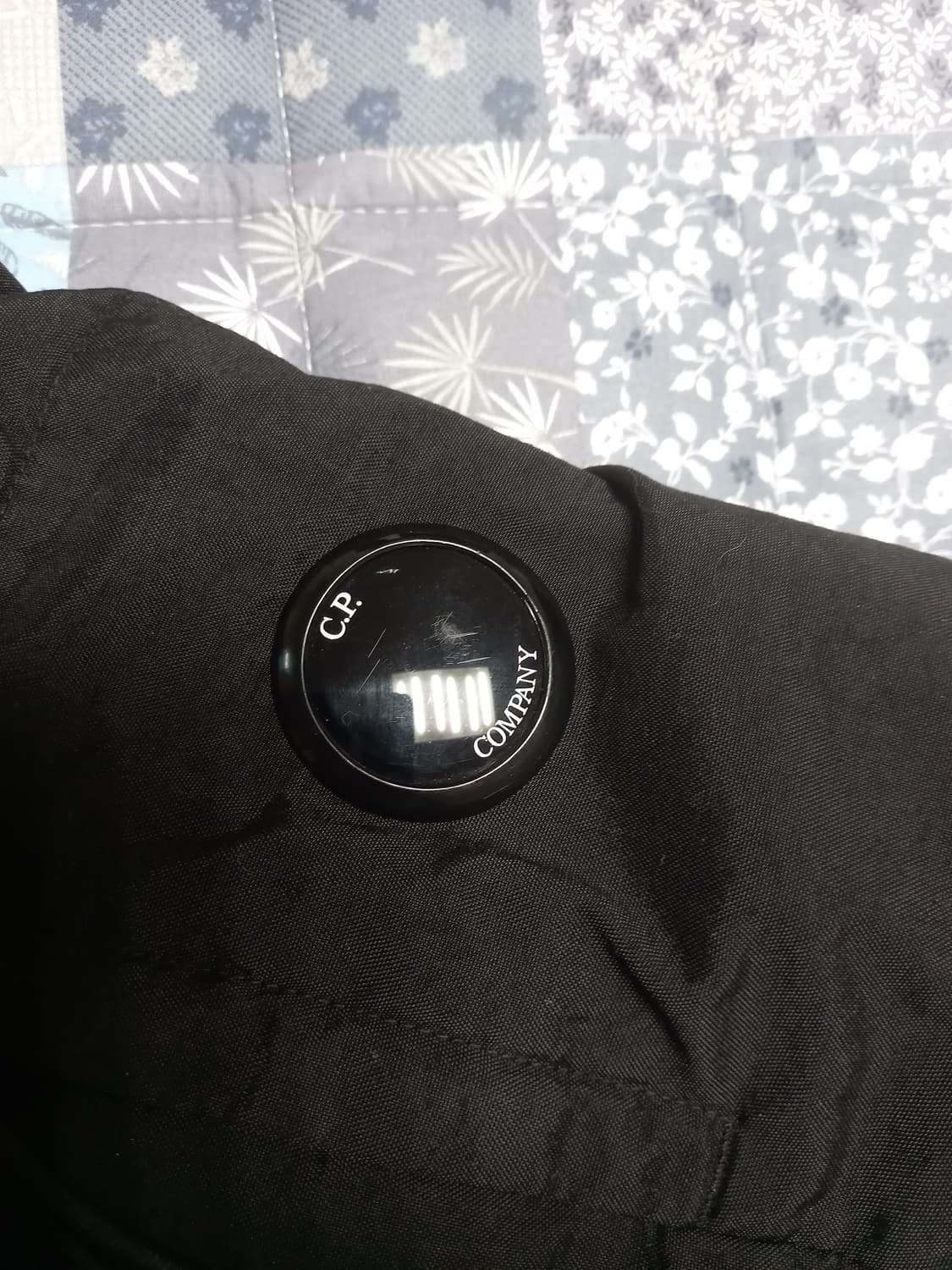 C.P컴퍼니 렌즈 다운 패딩점퍼   105 상품이미지2