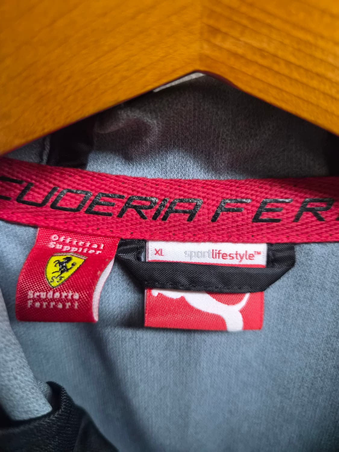 XL) 퓨마 x 페라리 바람막이 팝니다 상품이미지4