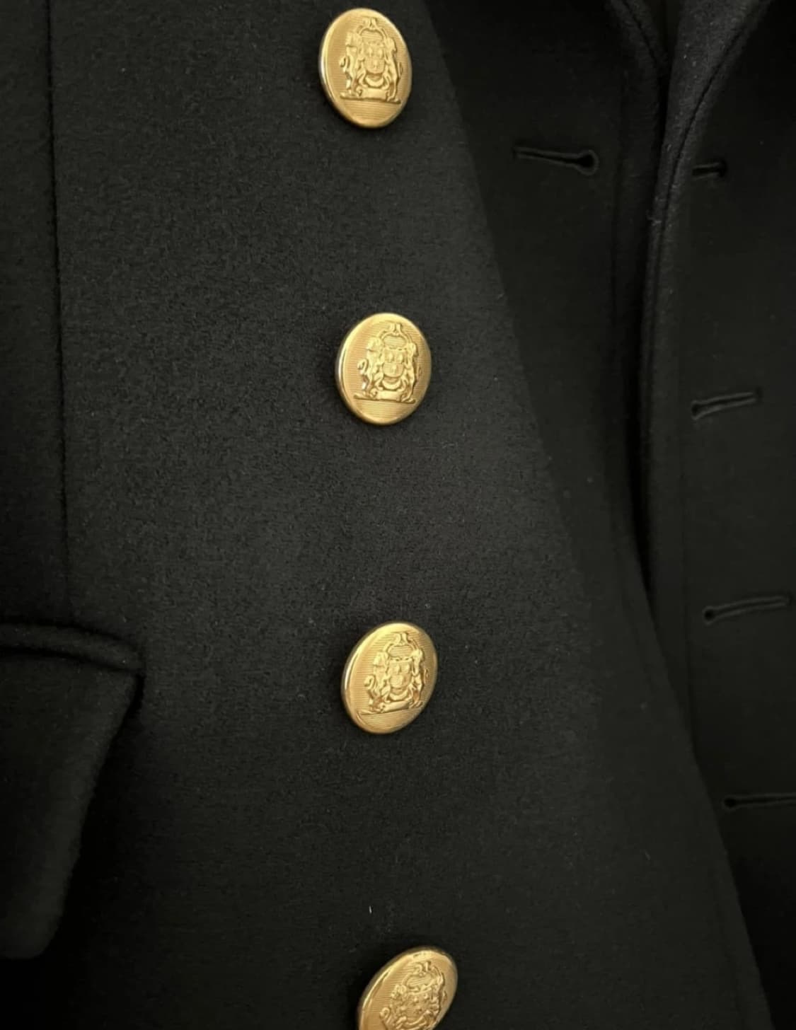 [BTS 제이홉님 착용] 셀린느 20fw 금장 더블 브레스티드 코트 상품이미지7