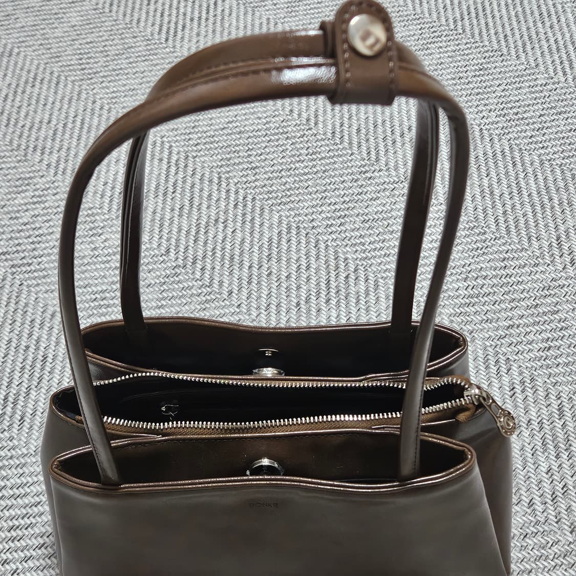 돈키 숄더백 다크브라운 상품이미지3