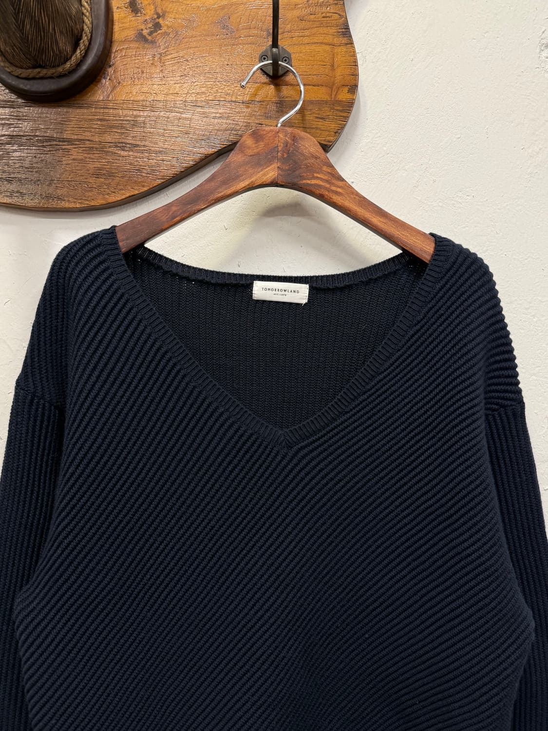 55) TOMORROWLAND V-Neck Ribbed Knit 상품이미지2