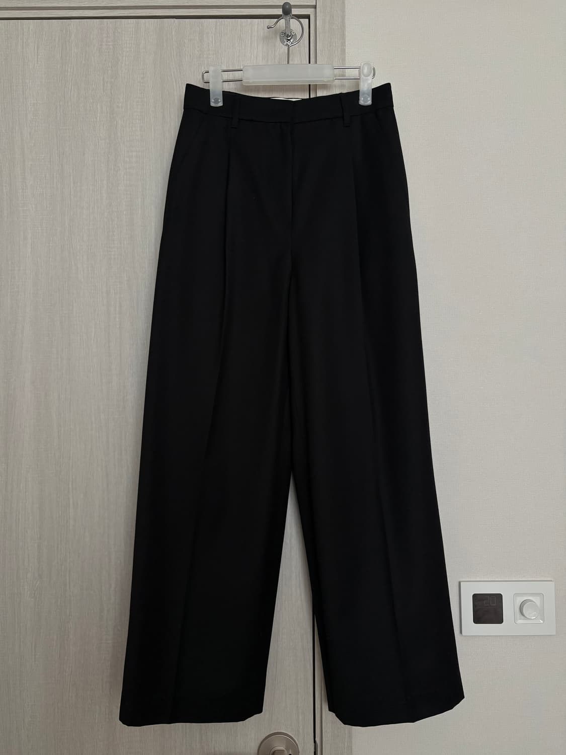 리멘터리 블랙 와이드 핀턱 슬랙스 상품이미지1