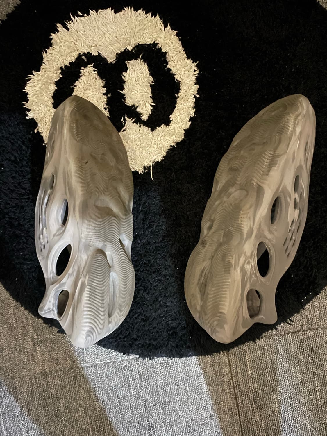 아디다스 이지 폼 러너 믹스 그레이 275 상품이미지2