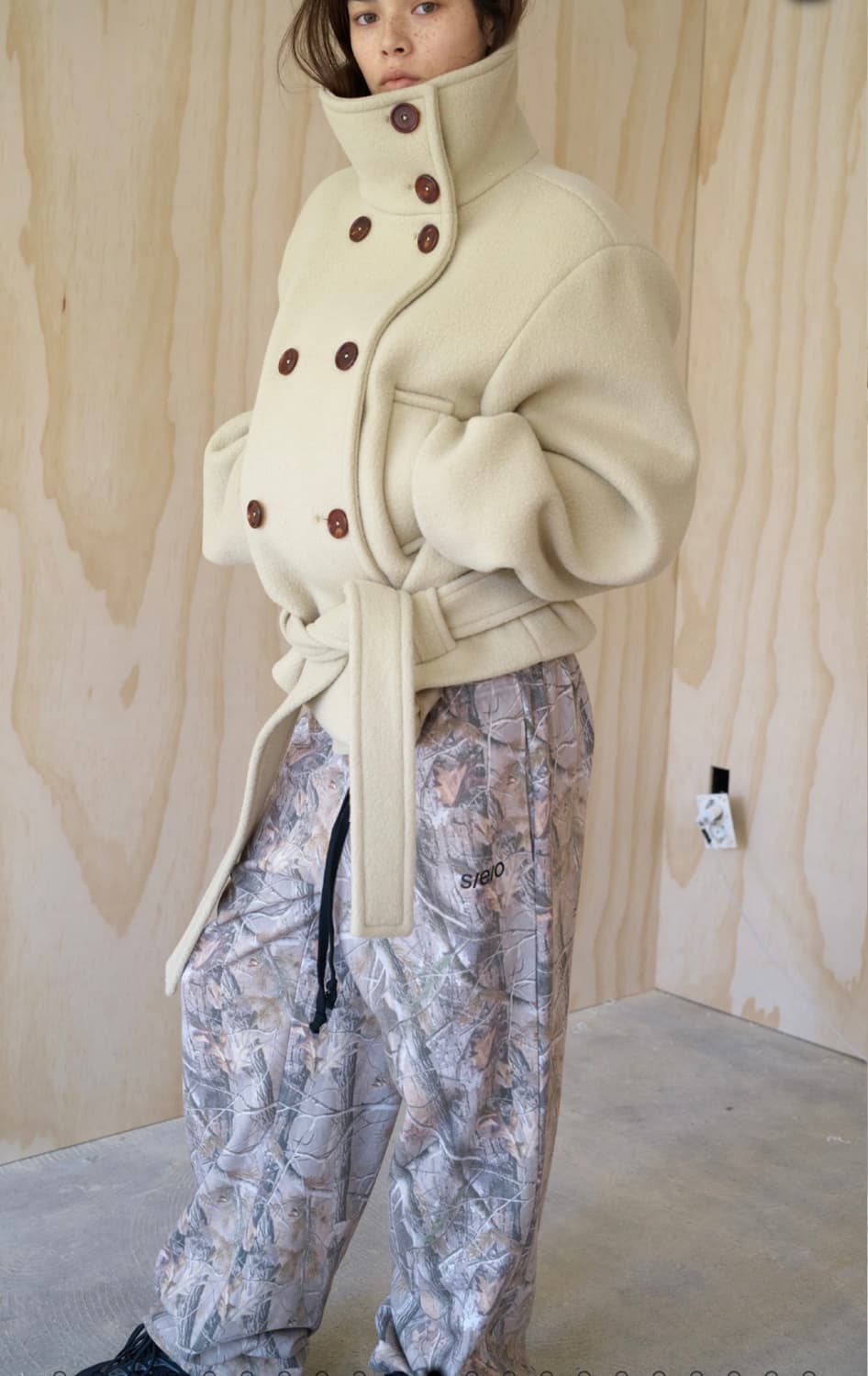 seo HIGH NECK DOUBLE BREASTED HALF COAT 상품이미지6