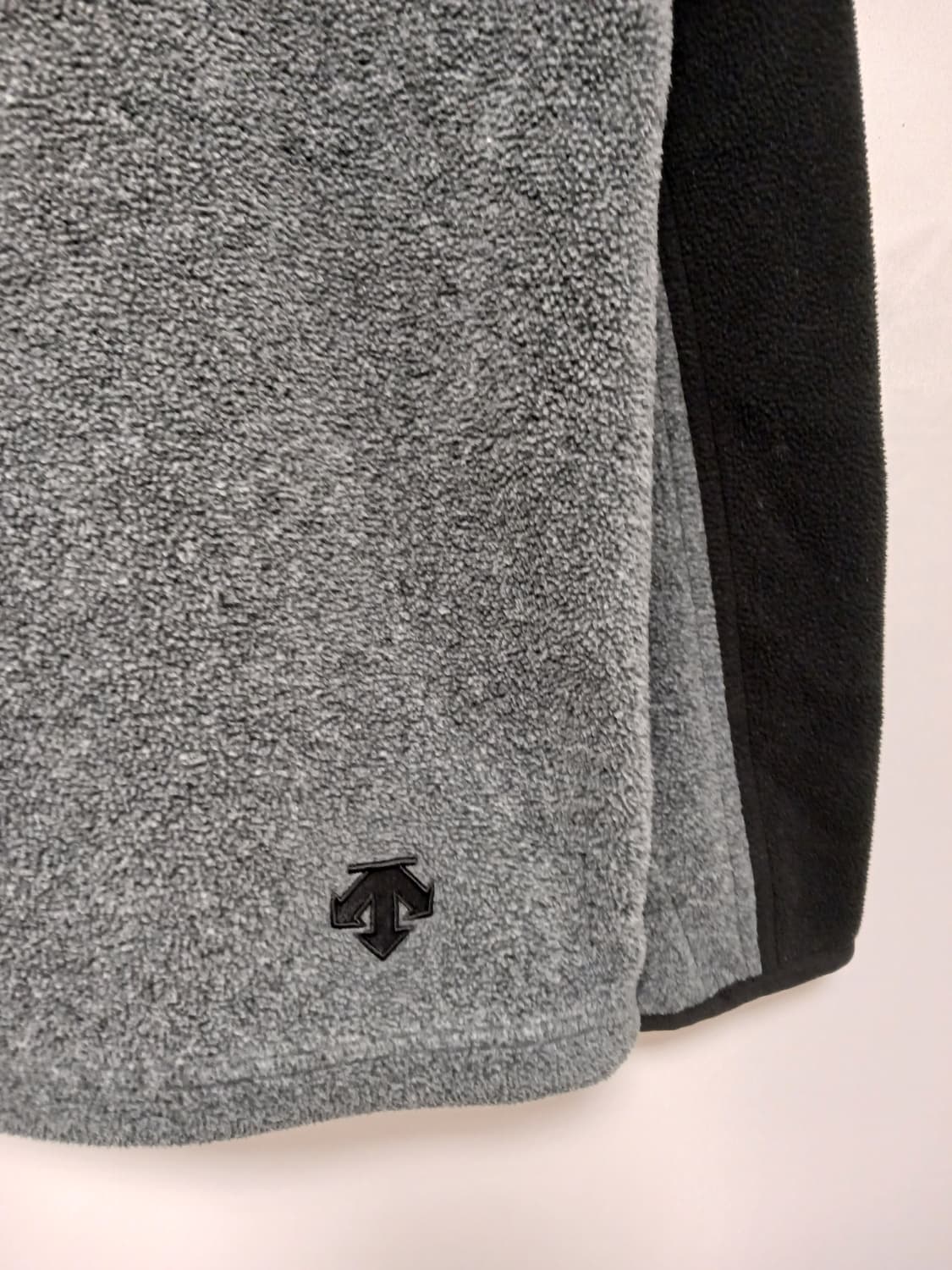 데상트 플리스후드 상품이미지9