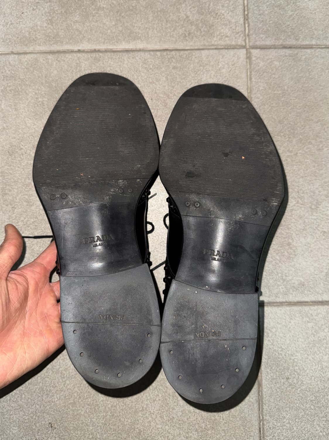 프라다 스터드 더비슈즈 상품이미지5