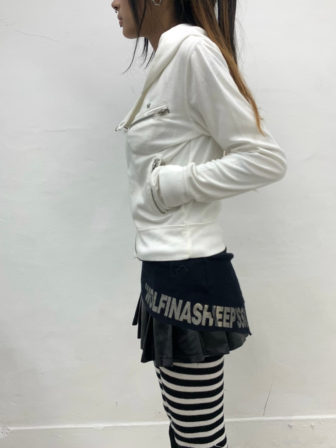 White asymmetrical hood rider jacket 상품이미지5