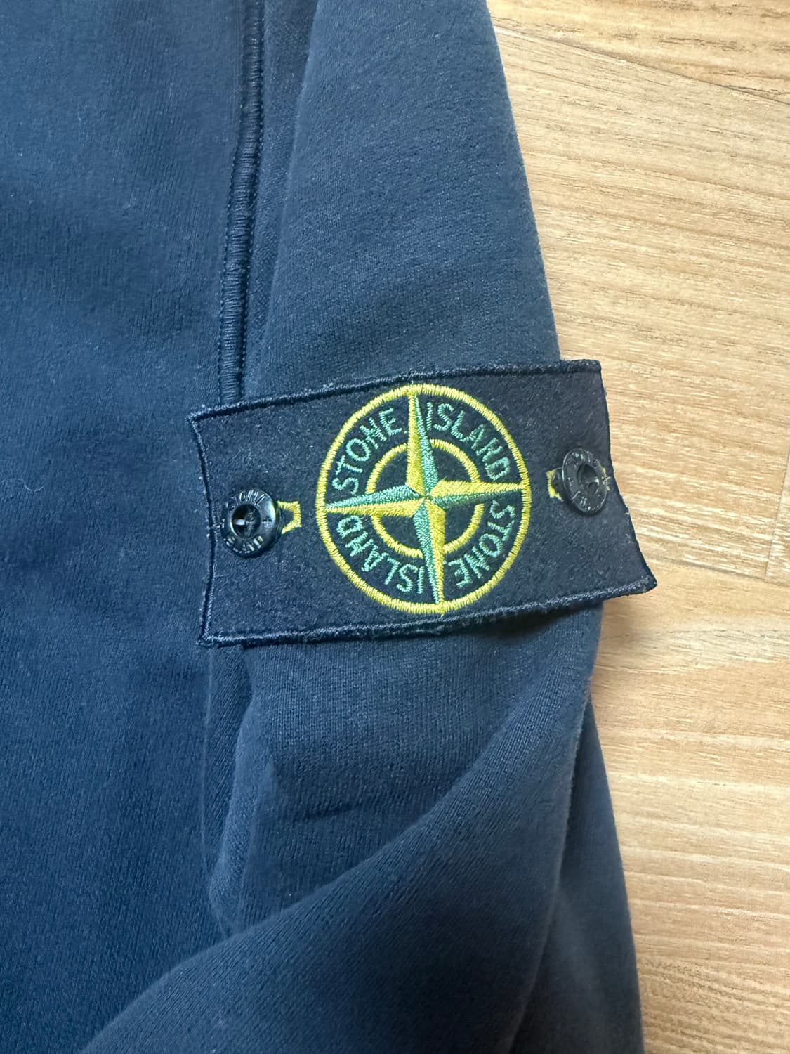 [XXL]스톤아일랜드 맨투맨 22FW 상품이미지3