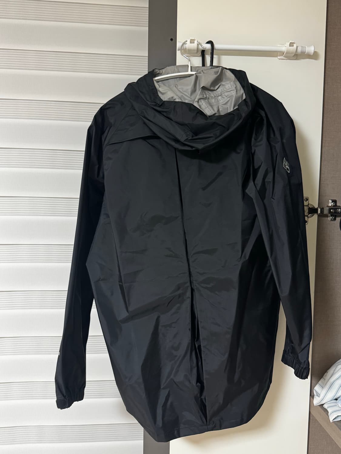 몽벨 바람막이 남성 xs 상품이미지2