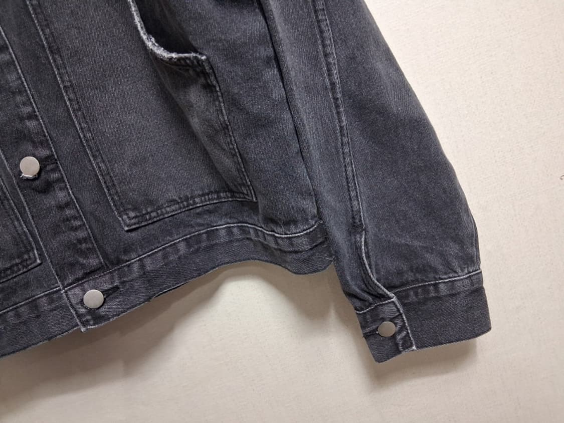제품 신상품 차콜 먹색 나염 루즈핏 데님쟈켓 적당한 크롭 100까지 새거 상품이미지5