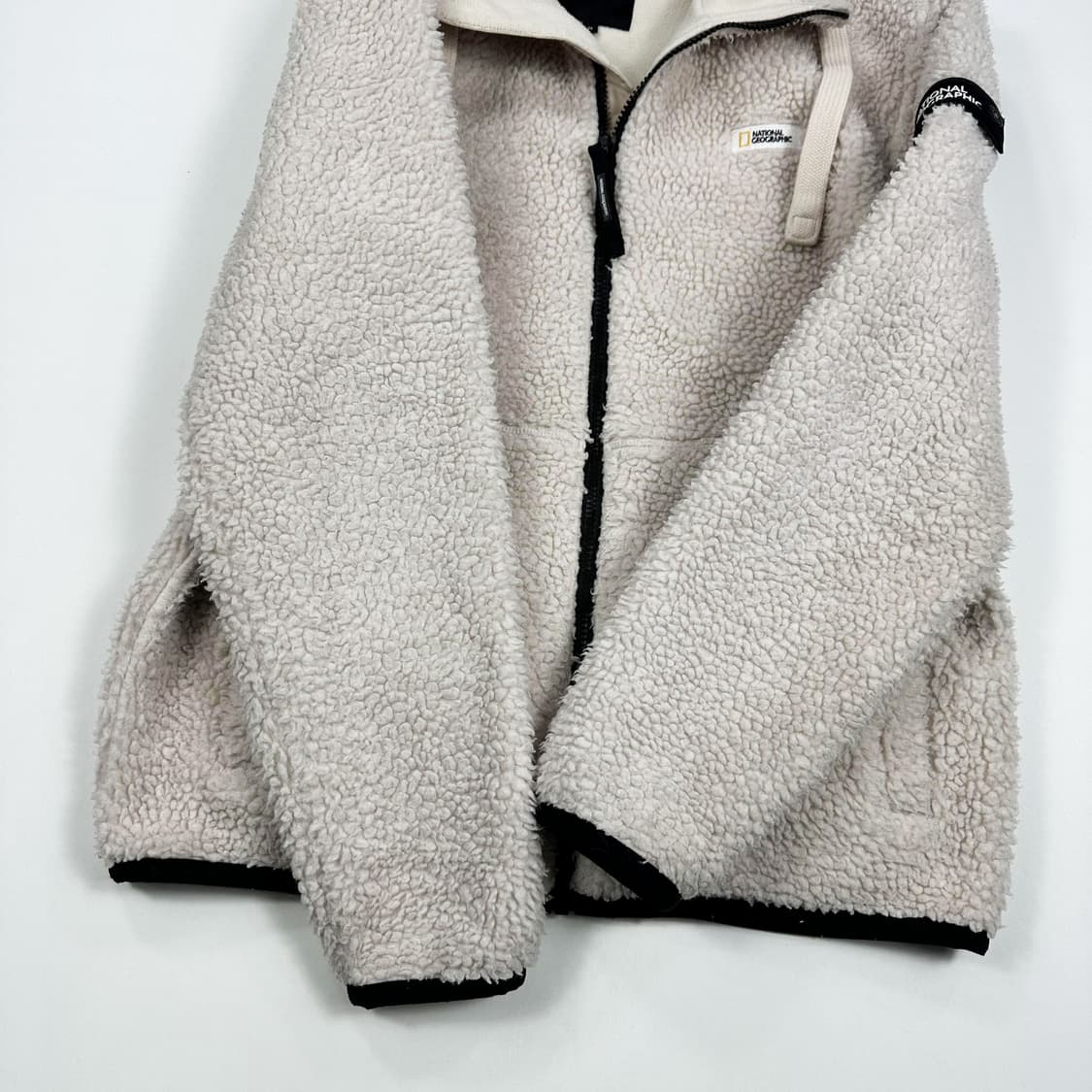내셔널지오그래픽 와펜 화이트 후리스 후드집업 (M) 상품이미지3