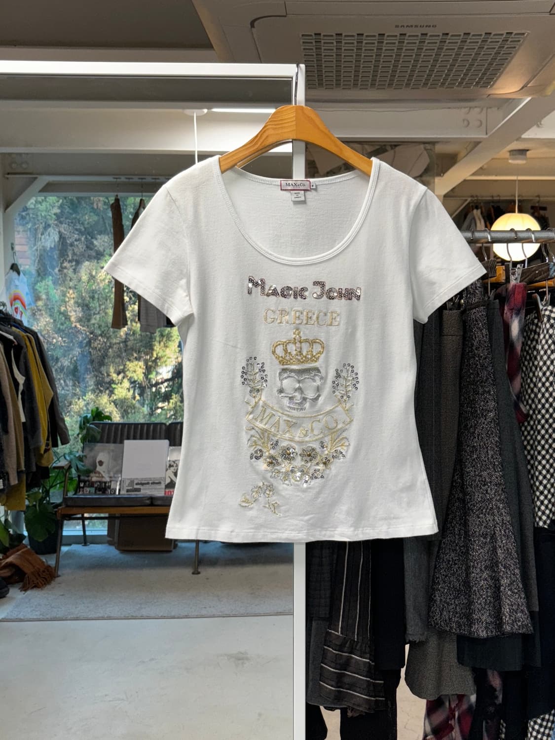 Max&co 스팽글 자수 티셔츠 상품이미지1