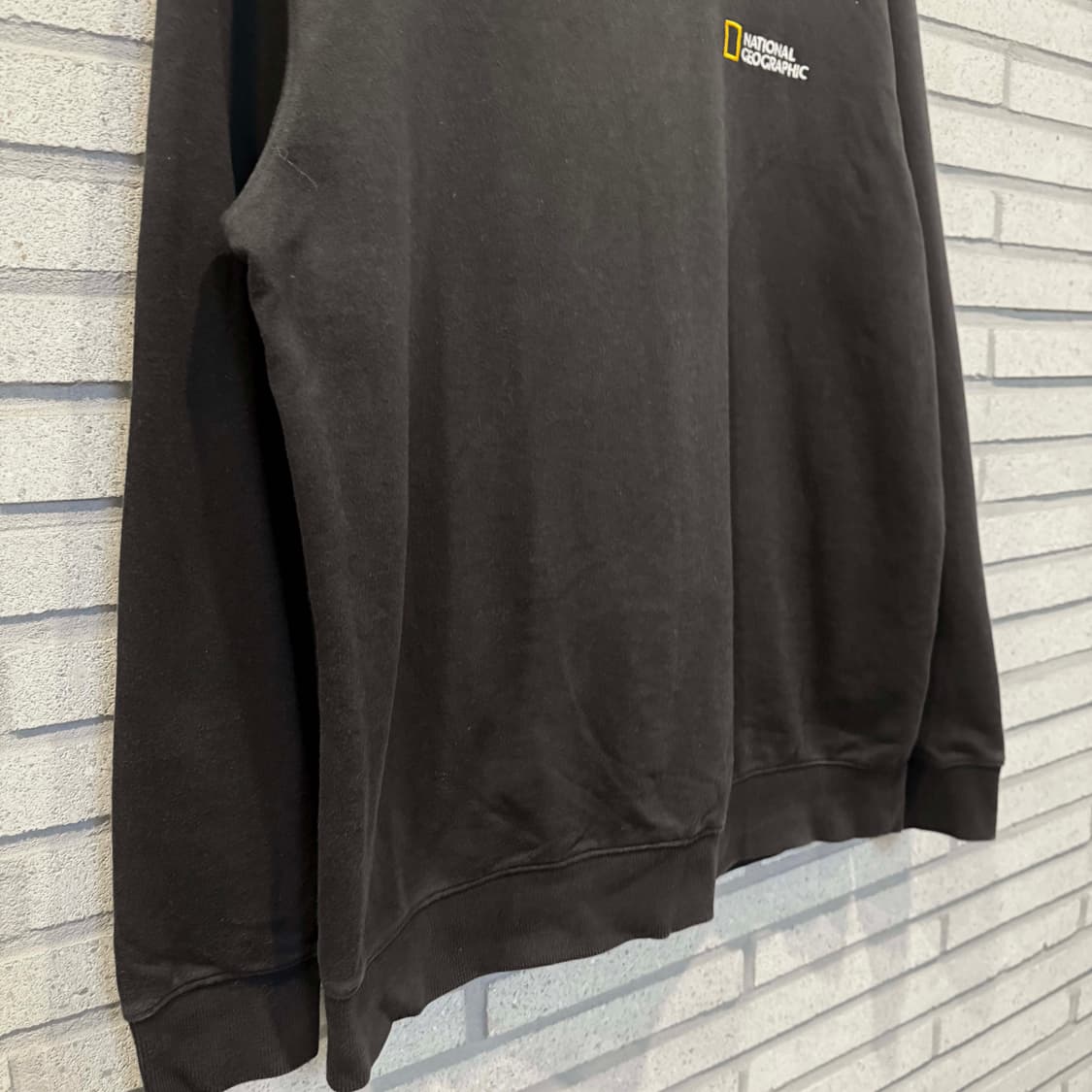 네셔널지오그래픽 오버핏 오리지널 로고 맨투맨 블랙 컬러 상품이미지3