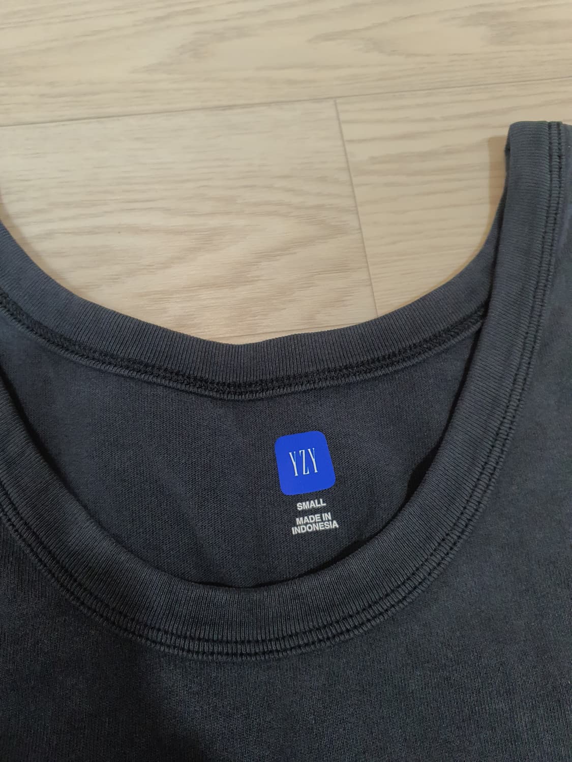 이지갭 슬리브리스 탱크탑 포에틱 블랙 yzy gap yeezy 상품이미지2