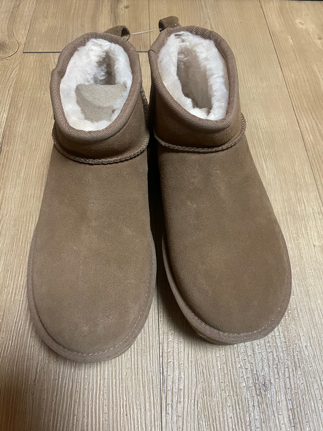 (새상품)어그 클래식 울트라 미니 플랫폼 부츠 체스트넛 240 상품이미지2