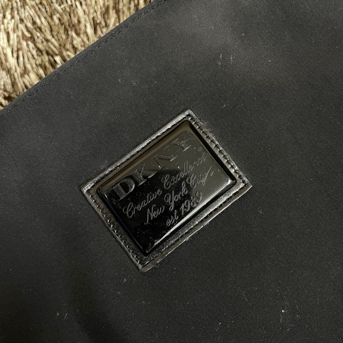 DKNY 블랙 나일론 숄더백 상품이미지2