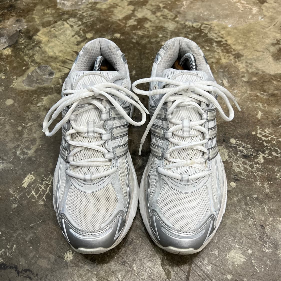 255) 아디다스 아디스타 쿠션 화이트실버 런닝화 워킹화 운동화 스니커즈 상품이미지2