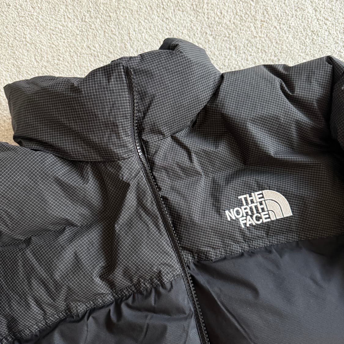 노스페이스 리마스터 눕시 다운 자켓 패딩 (중앙 로고) 상품이미지2