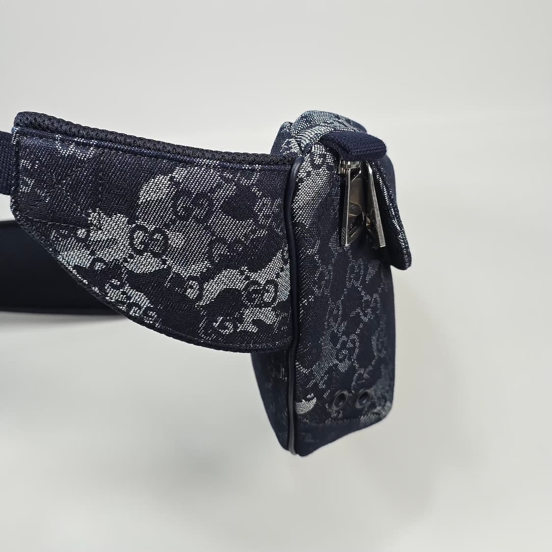 구찌 GG 데님 라지 벨트백 상품이미지5