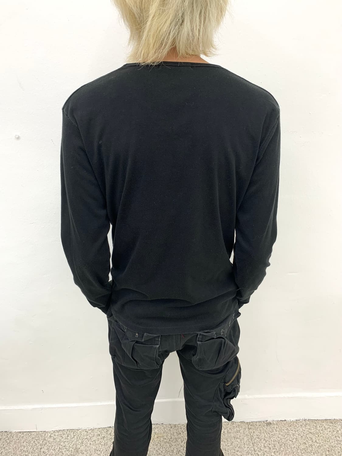 Semantic Design gothic lettering v-neck  상품이미지2