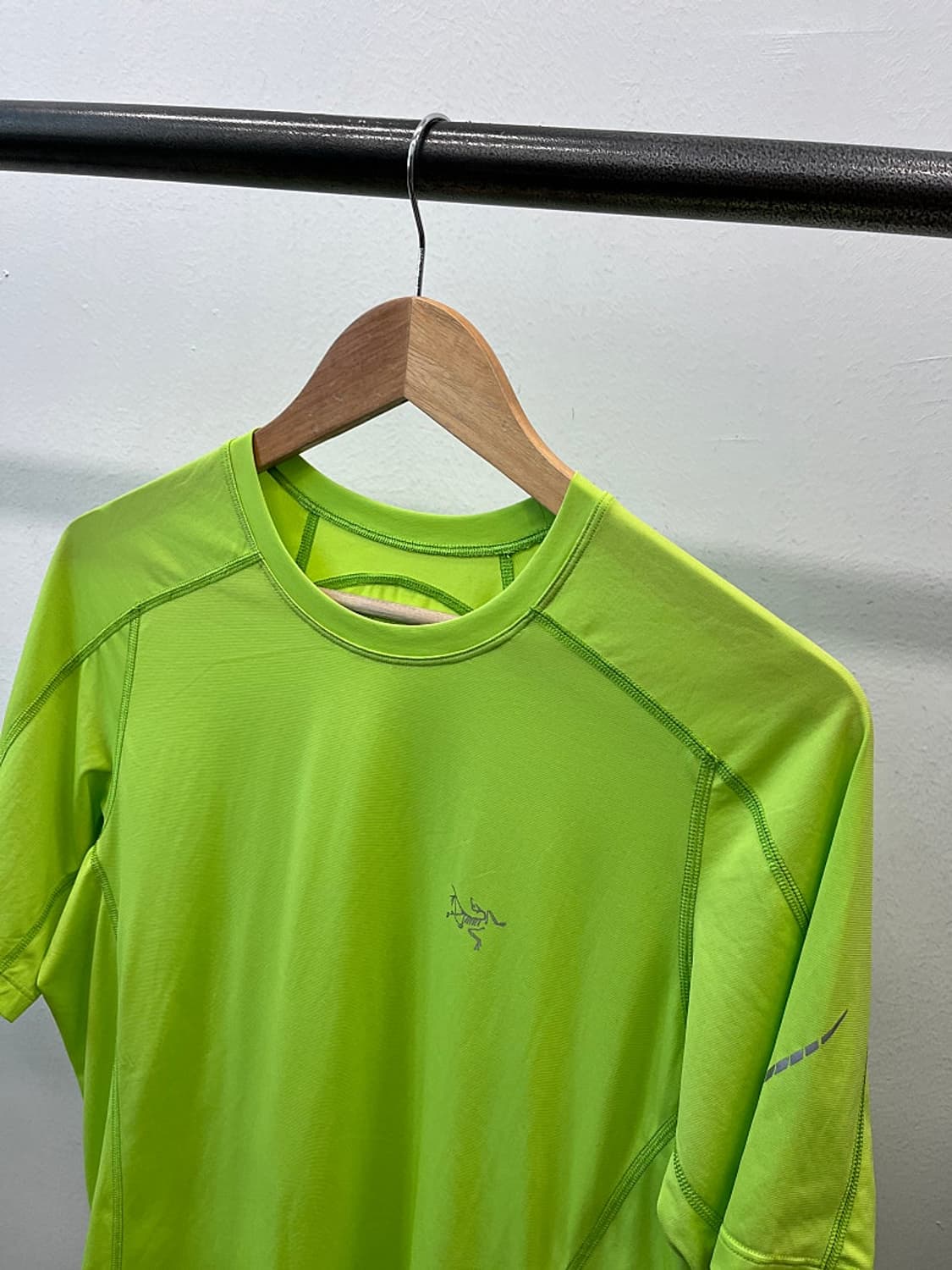 95) 아크테릭스 형광 기능성티  상품이미지4