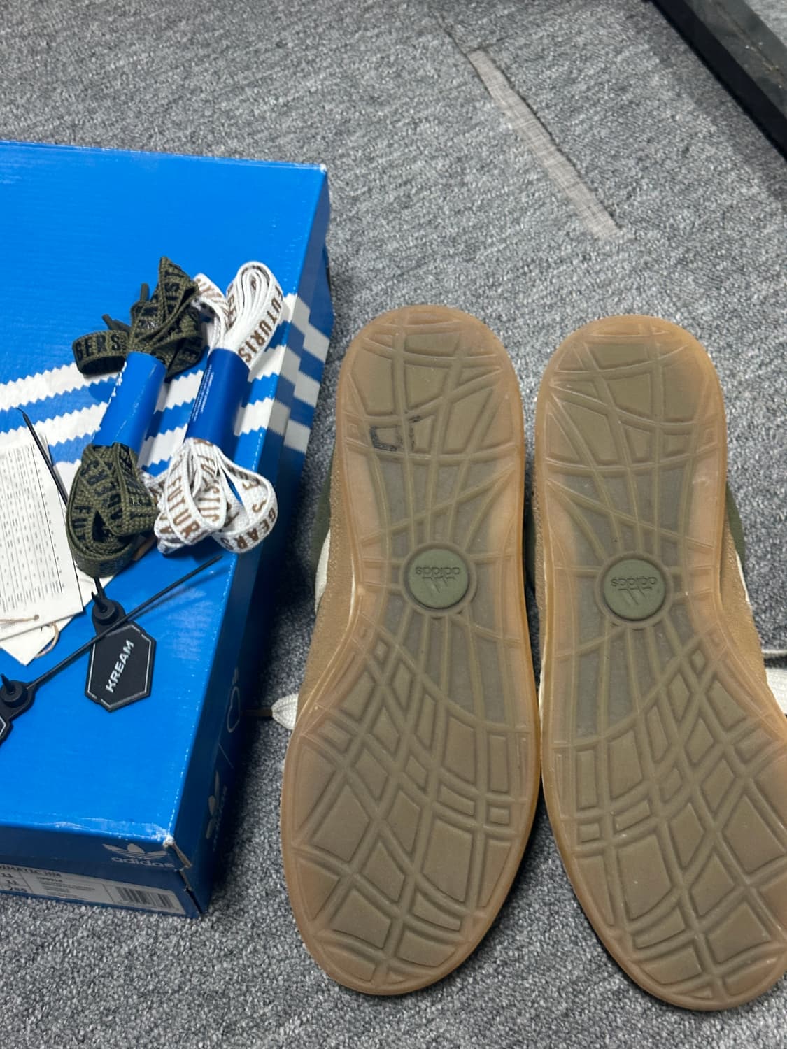 어디다스 x 휴먼메이드 아디메틱 295 상품이미지3