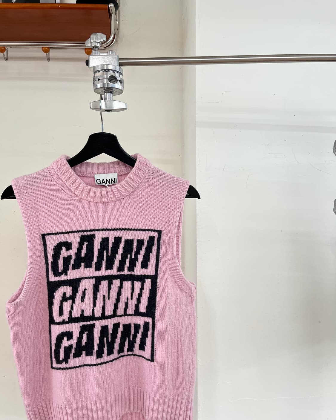 가니 핑크 로고 니트 그래픽 우븐 베스트 상품이미지3