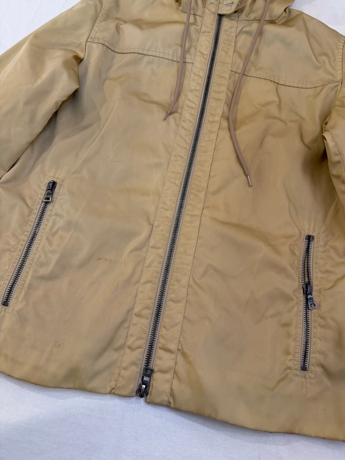 00s 프라다 아카이브 미니멀 테크 바람막이 베이지 상품이미지2