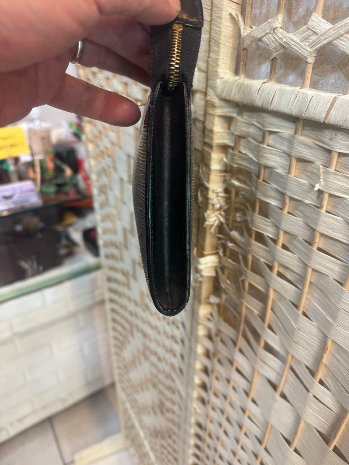 정품 루이비통 에삐 포쉐트악세수아 팝니다 상품이미지3