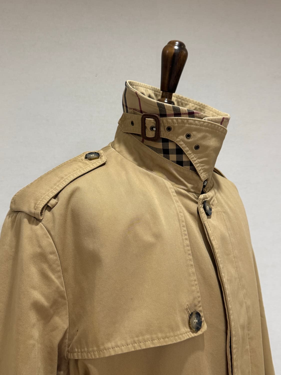 Burberry 클래식 트렌치 코트 (탈착 라이너 포함) 상품이미지7