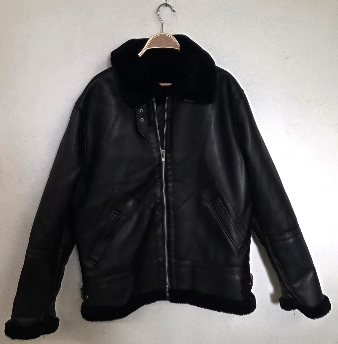 도프제이슨 블랙 무스탕 에코 자켓 상품이미지1