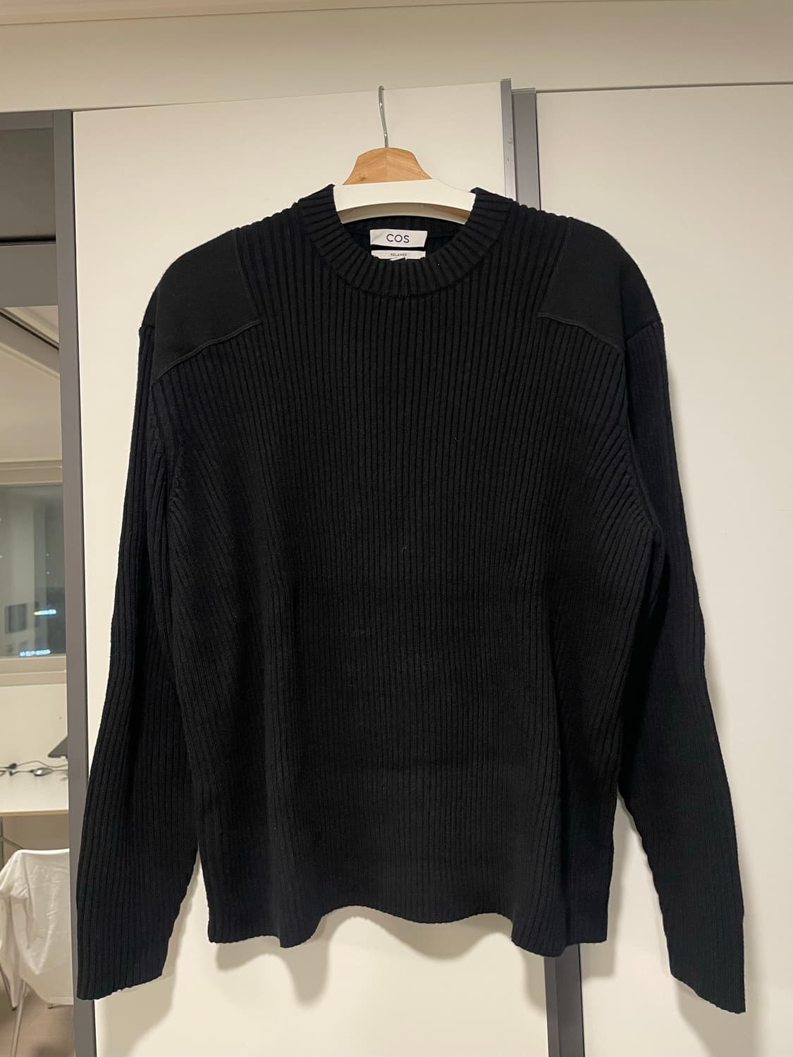 cos 패치 디테일 울 블렌드 니트 상품이미지3