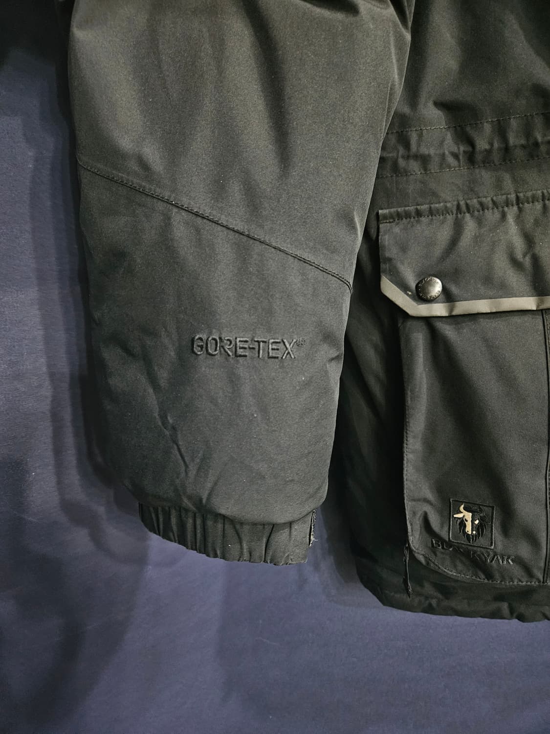 블랙야크 고어텍스 차콜컬러 남성 110~115 구스다운 패딩  상품이미지5