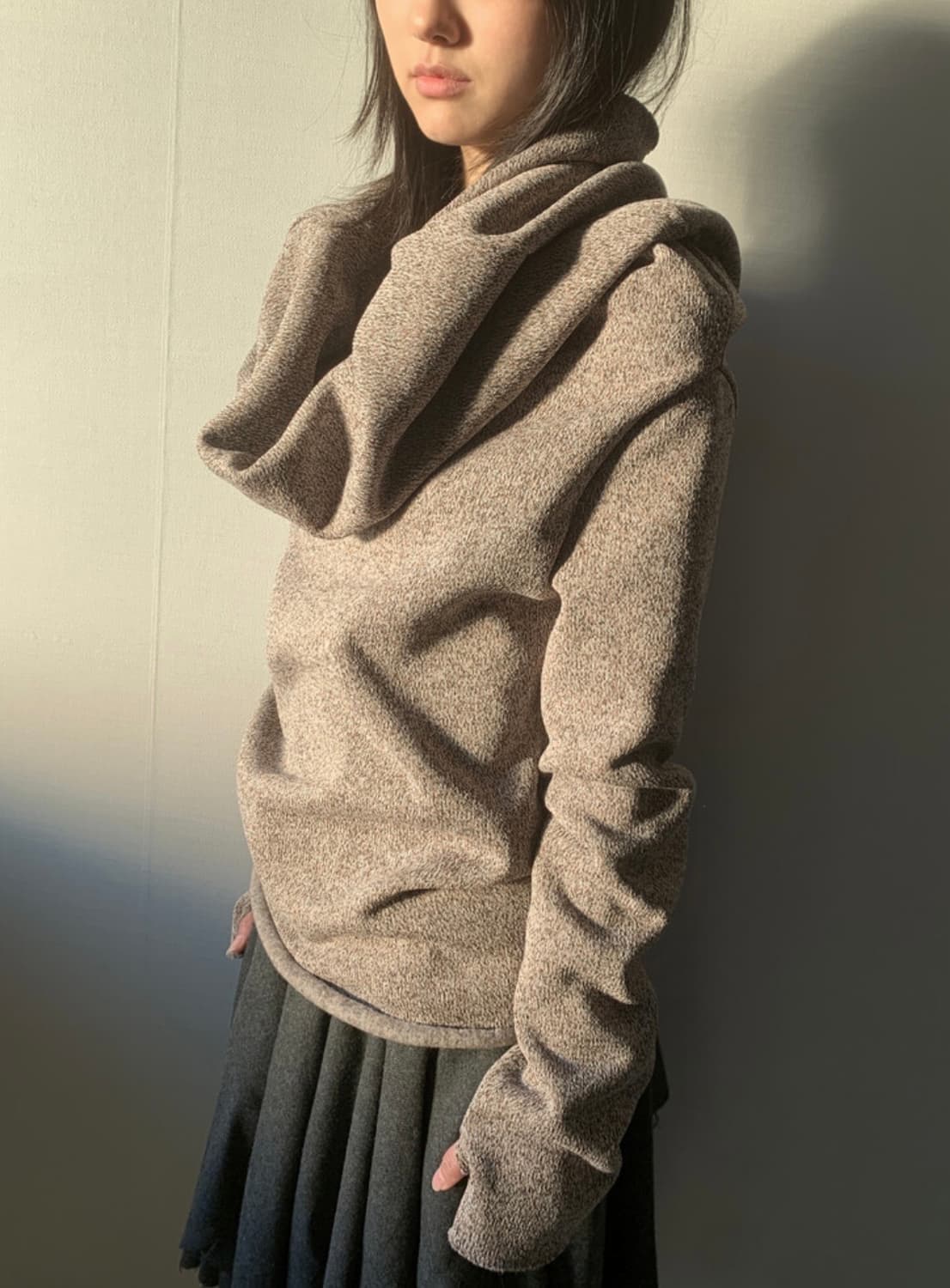 동은 looooing neck knit top2, brown 상품이미지3